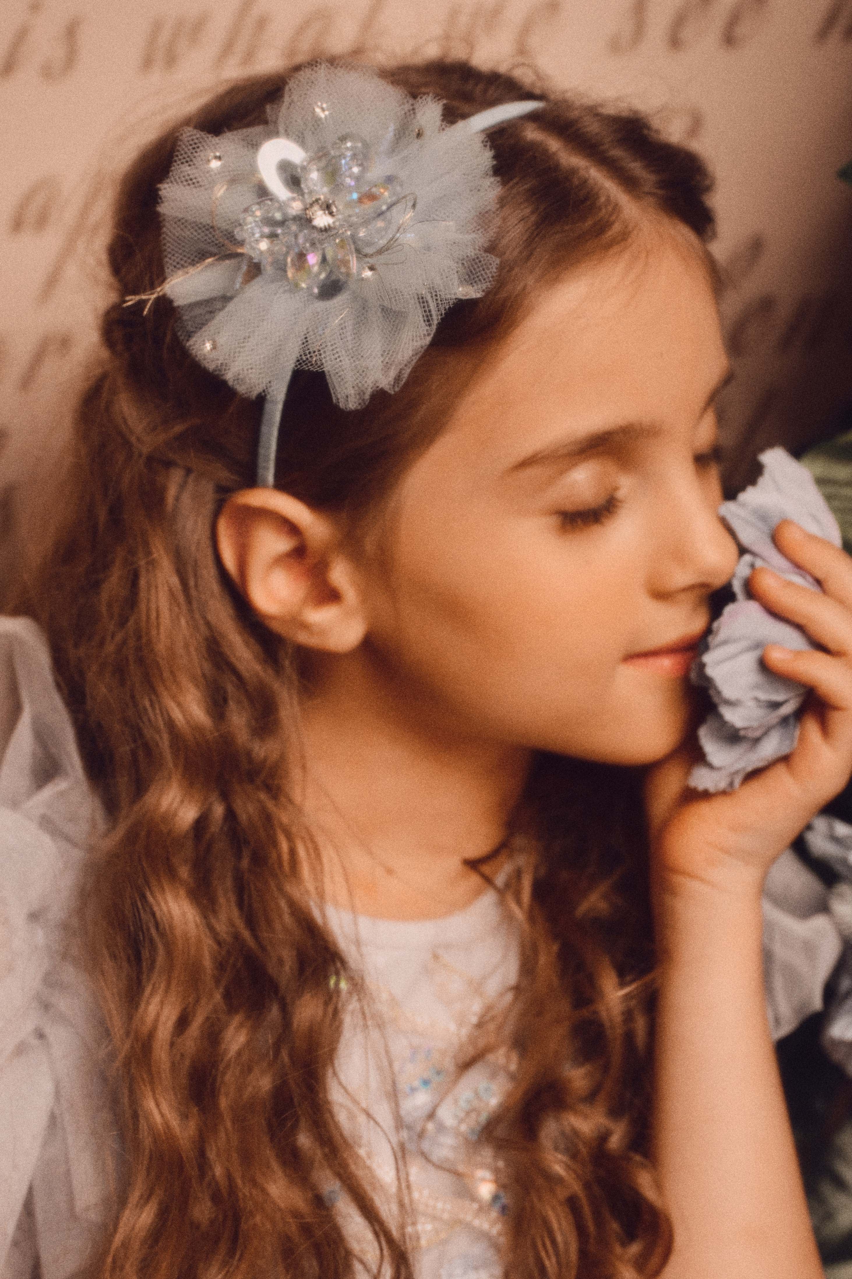 Adorable Crystal Flower Mesh Headband