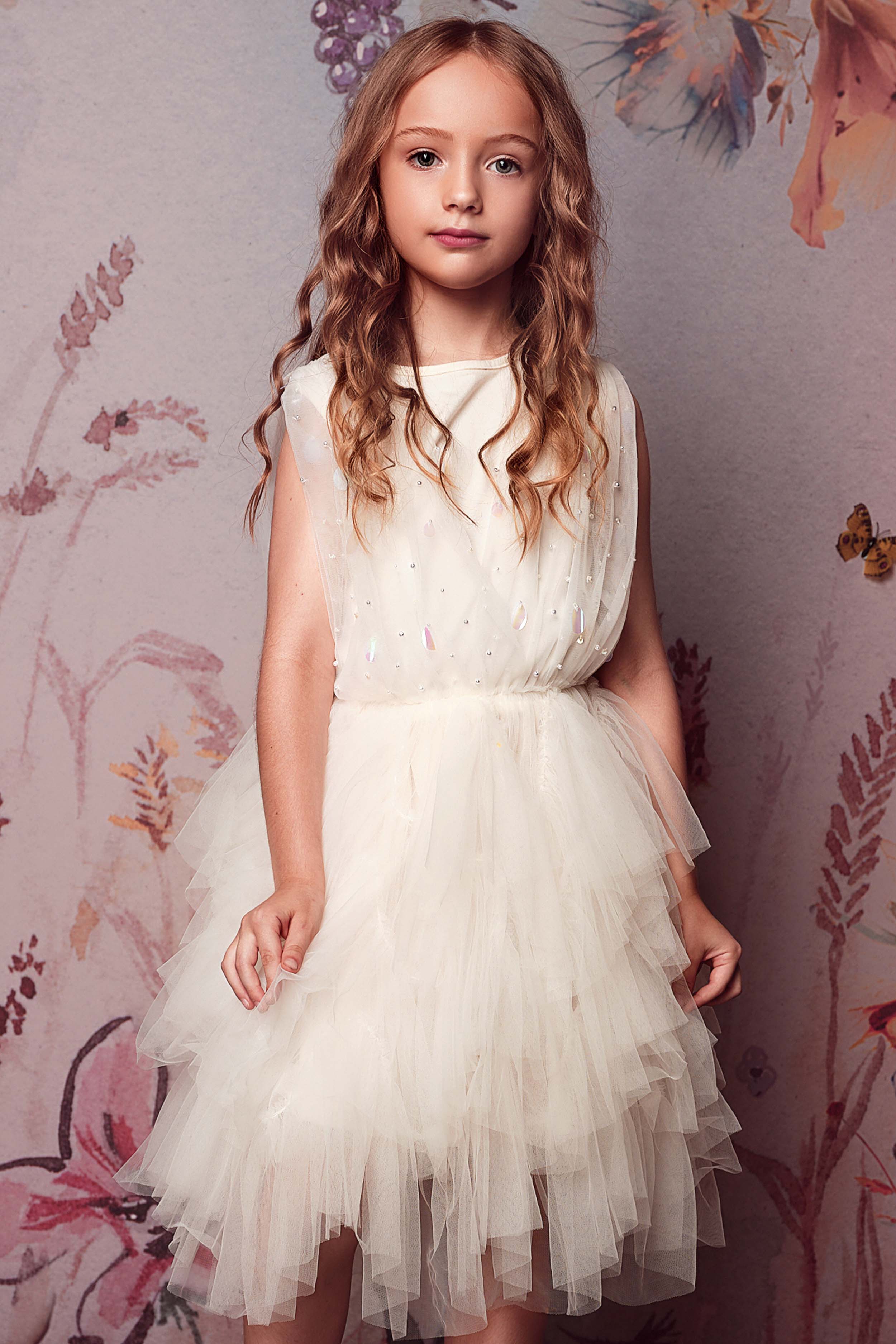 TUTULAND Sleeveless Glittering Layered Tulle Little Girl Puffy Princess Dress, White / 4-5 Years TUTULAND Sleeveless Glittering Layered Tulle Little Girl Puffy Princess Dress, White / 4-5 Years